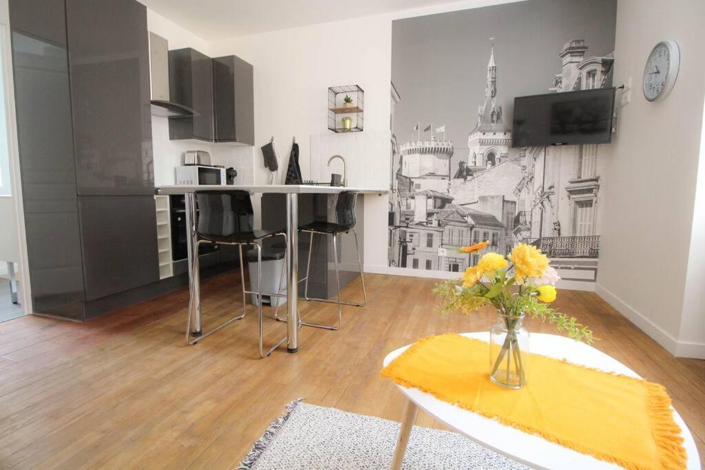 Le Pastel - Grand Studio Renove Ангулем Экстерьер фото